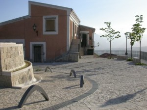 piazza a castelnuovo accanto srl